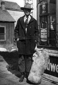 A young man, Arthur Dailey arrives in the West. 1919.